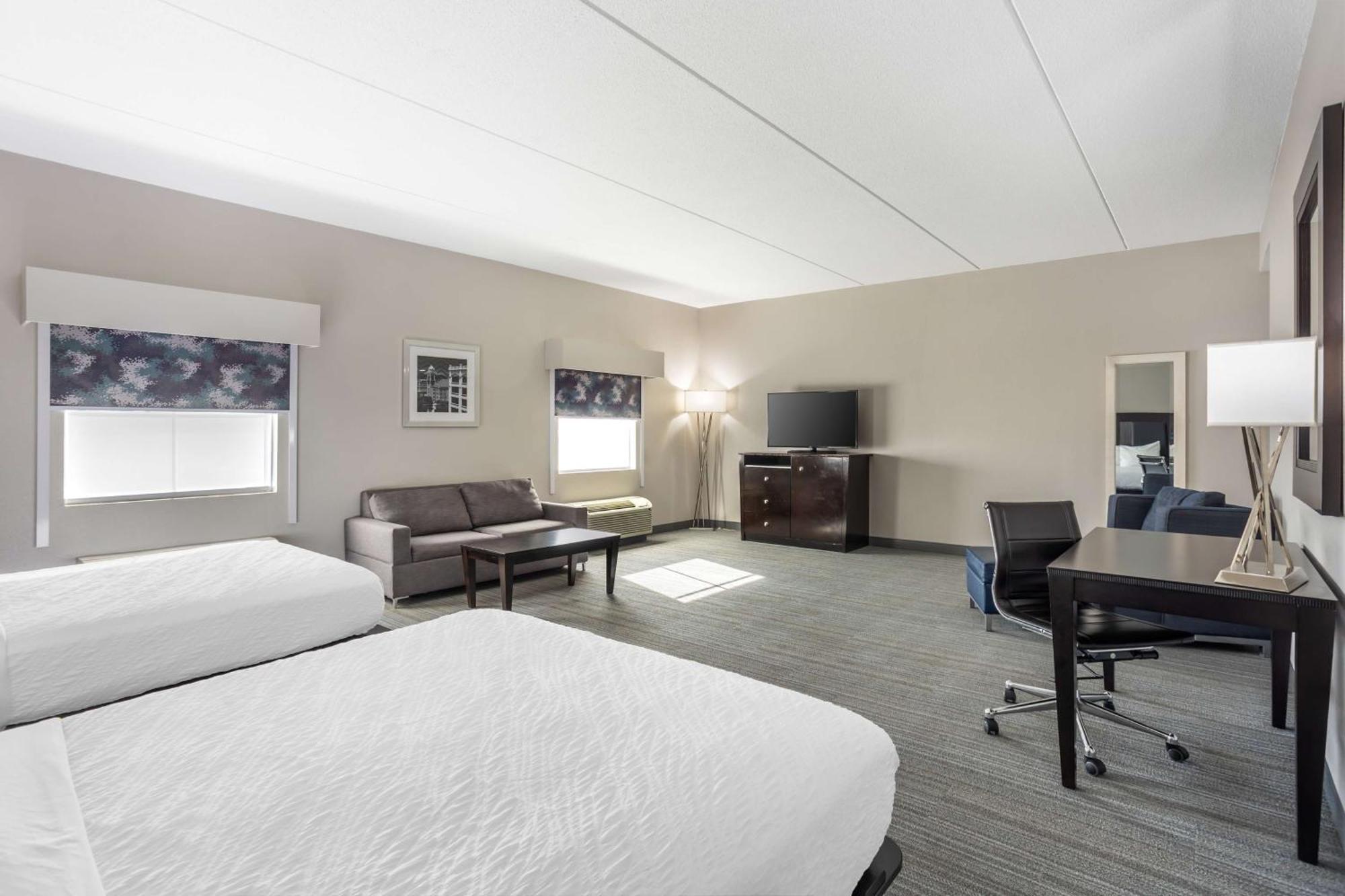 Best Western Plus Wilkes Barre-Scranton Airport Hotel Pittston Exterior photo